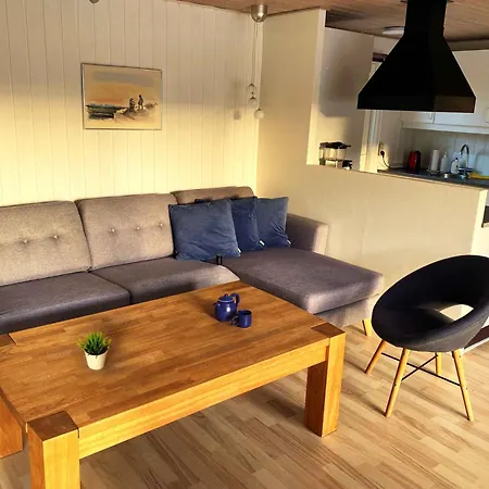 Cozy Summer House By The Ostersobadet, Vakantiehuis Rødby