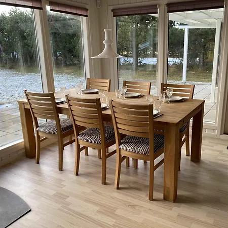 Cozy Summer House By The Ostersobadet, * Rødby